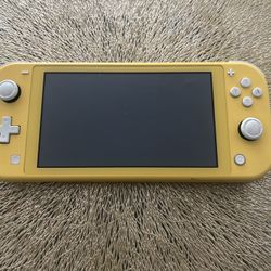 Nintendo Switch Lite Amarillo 