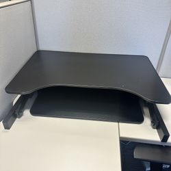 Standing keyboard, Office table, accent chair