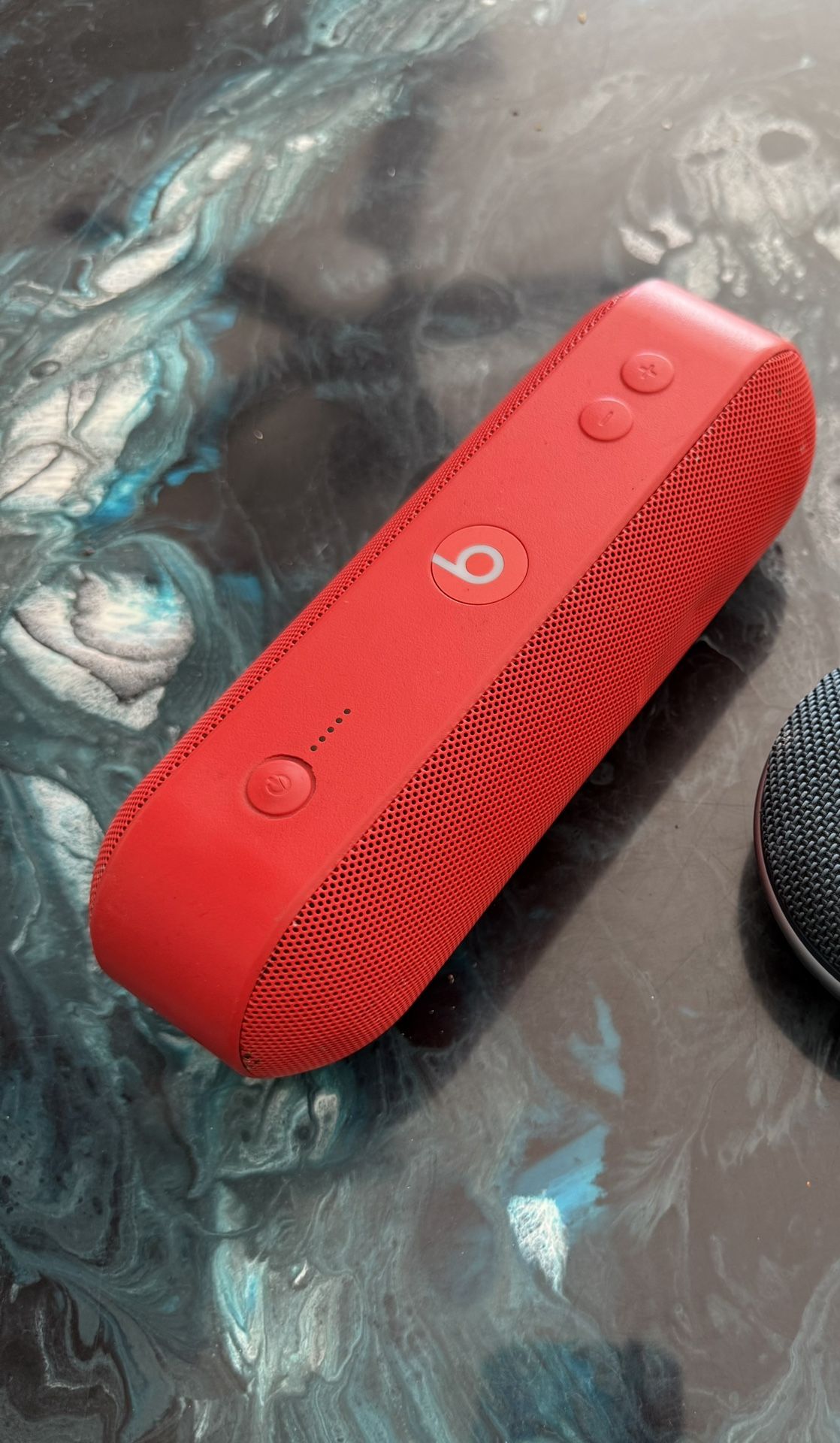 Beats Pill Plus
