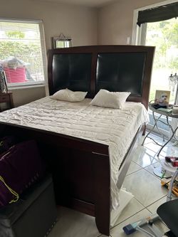 King bedroom set, City Furniture