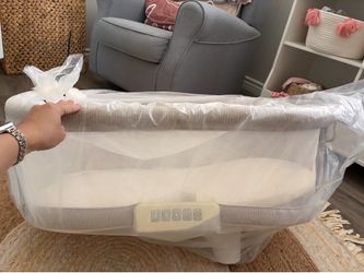 Halo Bassinest Swivel Sleeper Bassinet