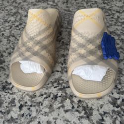 Open Box Burberry Slides, 