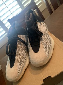 Yeezy Basketball Quantum 