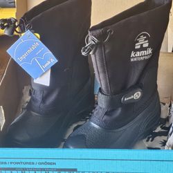 Boys Size 12 Brand New Kamik Extremely Warm Snow Boots