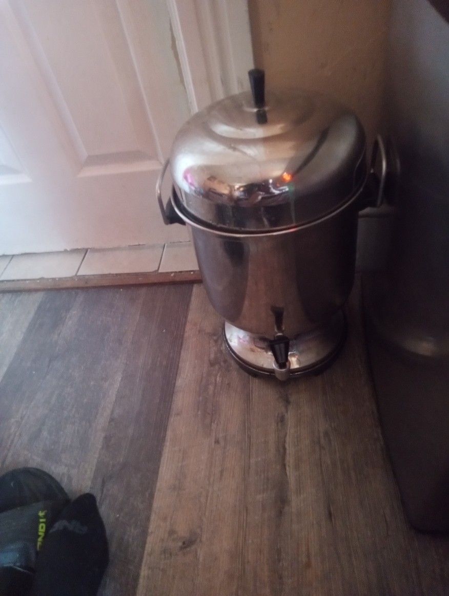 25 Cup Coffee Urn