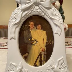 Beautiful New Ceramic Wedding/Anniversary Picture Frame