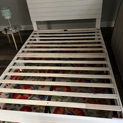 QUEEN BED FRAME with headboard/white