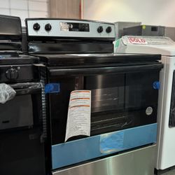 Amana Free Standing Electric Range With Temp Assure Cooking System In Stainless Steel 