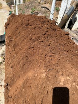 Free load of dirt 25 tons