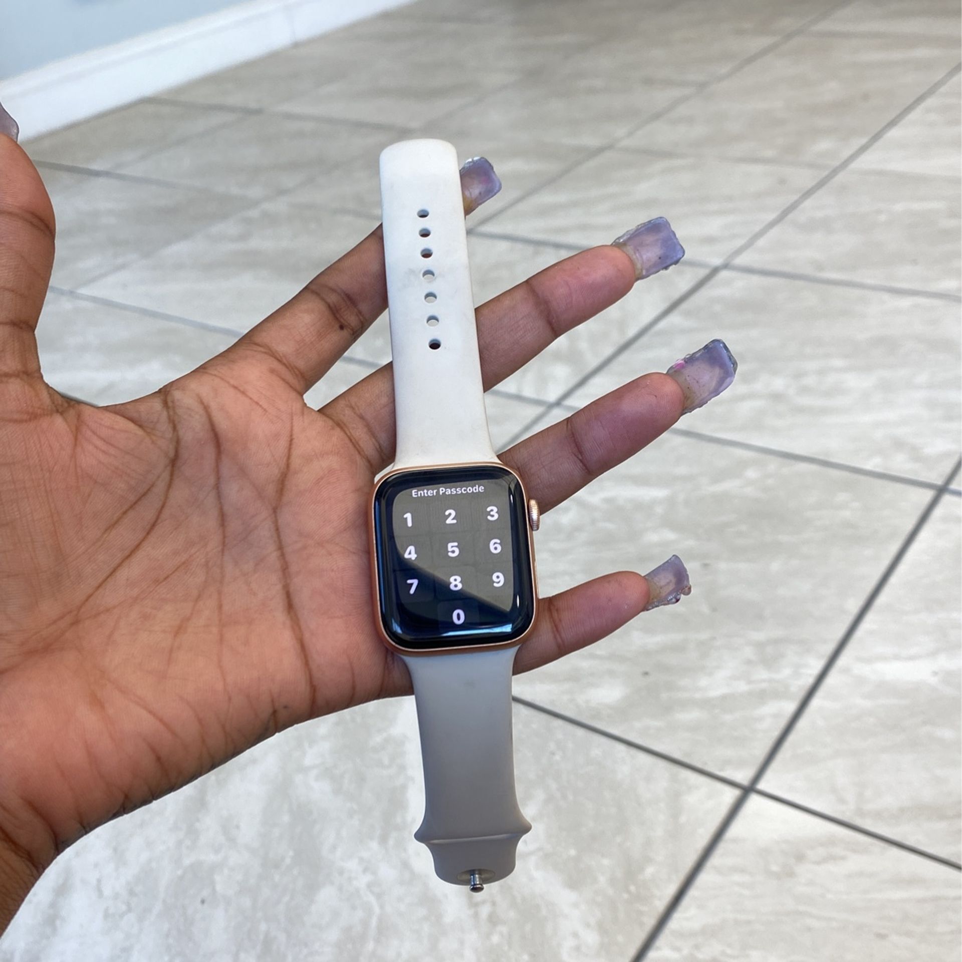 Apple Watch SE 44MM ROSE GOLD