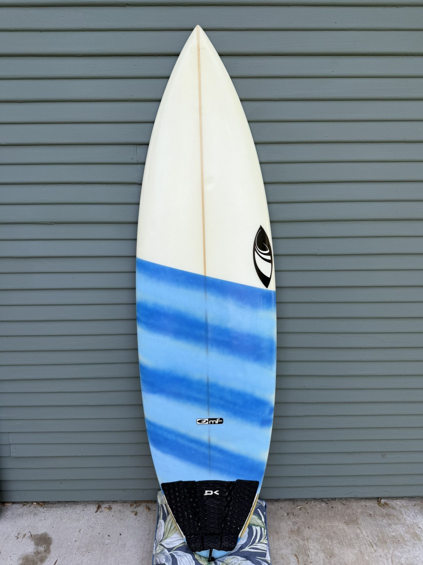 SharpEye Surfboard 5’11”