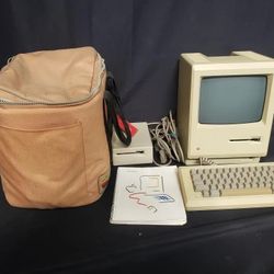 Vintage Apple Macintosh 128K (1984) – WORKING – Original M0001 – Keyboard, External Floppy, Bag, Manual