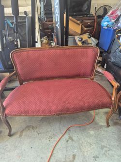 Gorgeous Louis XV Style Love Seat,