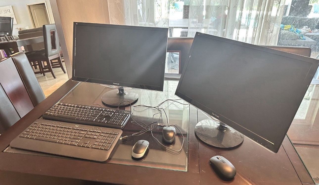 (2)24” black ViewSonic Computer Monitor