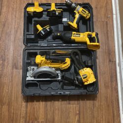 Dewalt 4 Peice Tool Set 