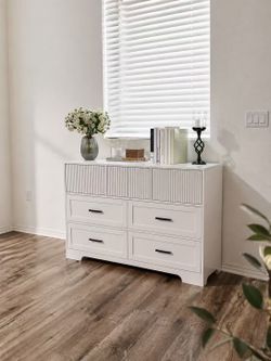 Brand New 47" White 7 Drawer Dresser Brand new in Box