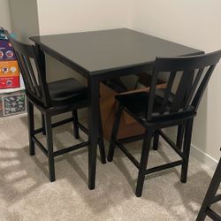 Table + 3 Chairs