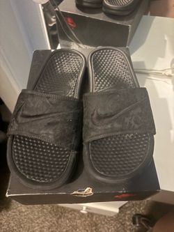 Women Nike slides size 8