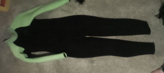 Medium / large wet suit full length
