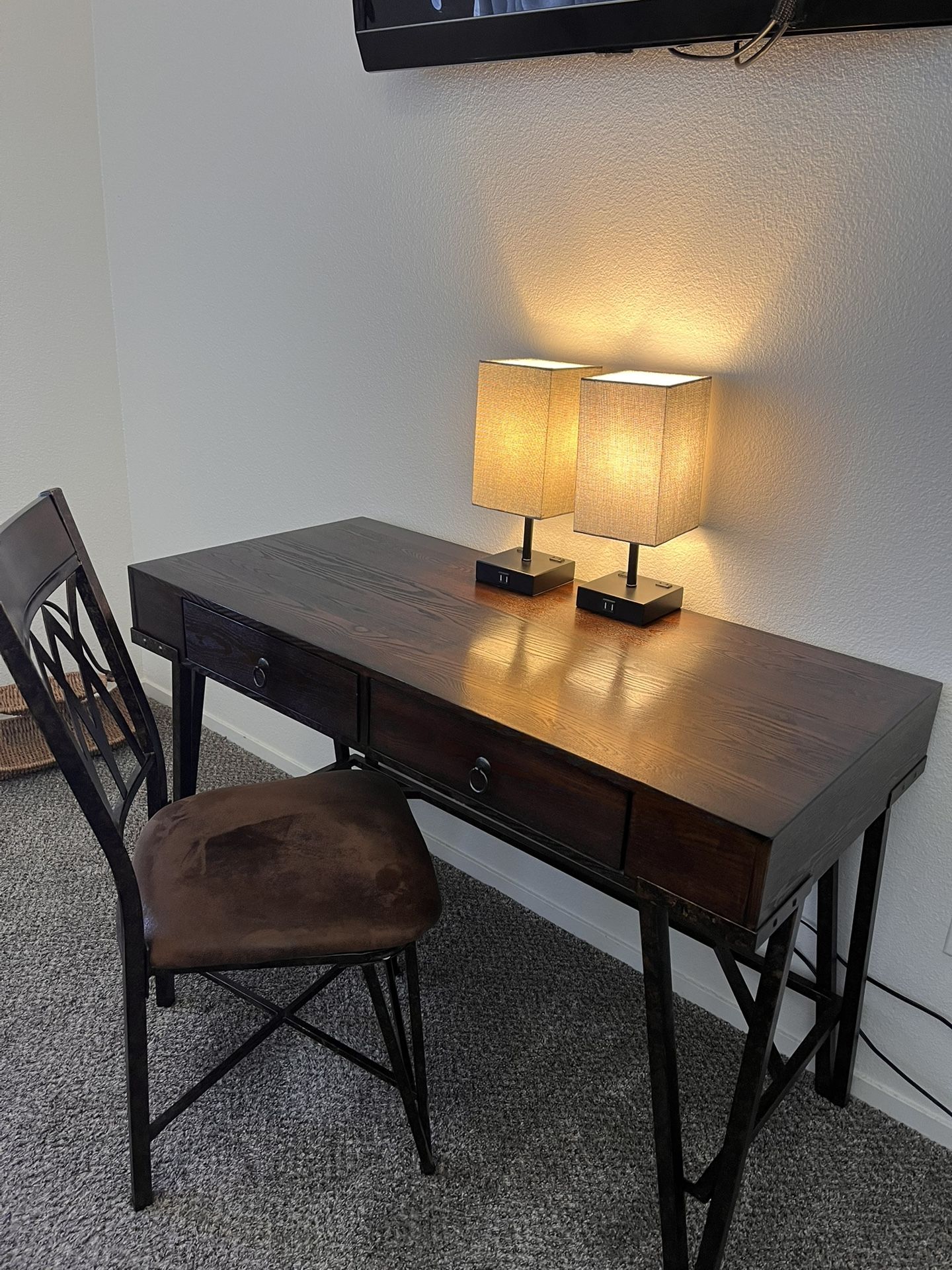 Desk & Chair