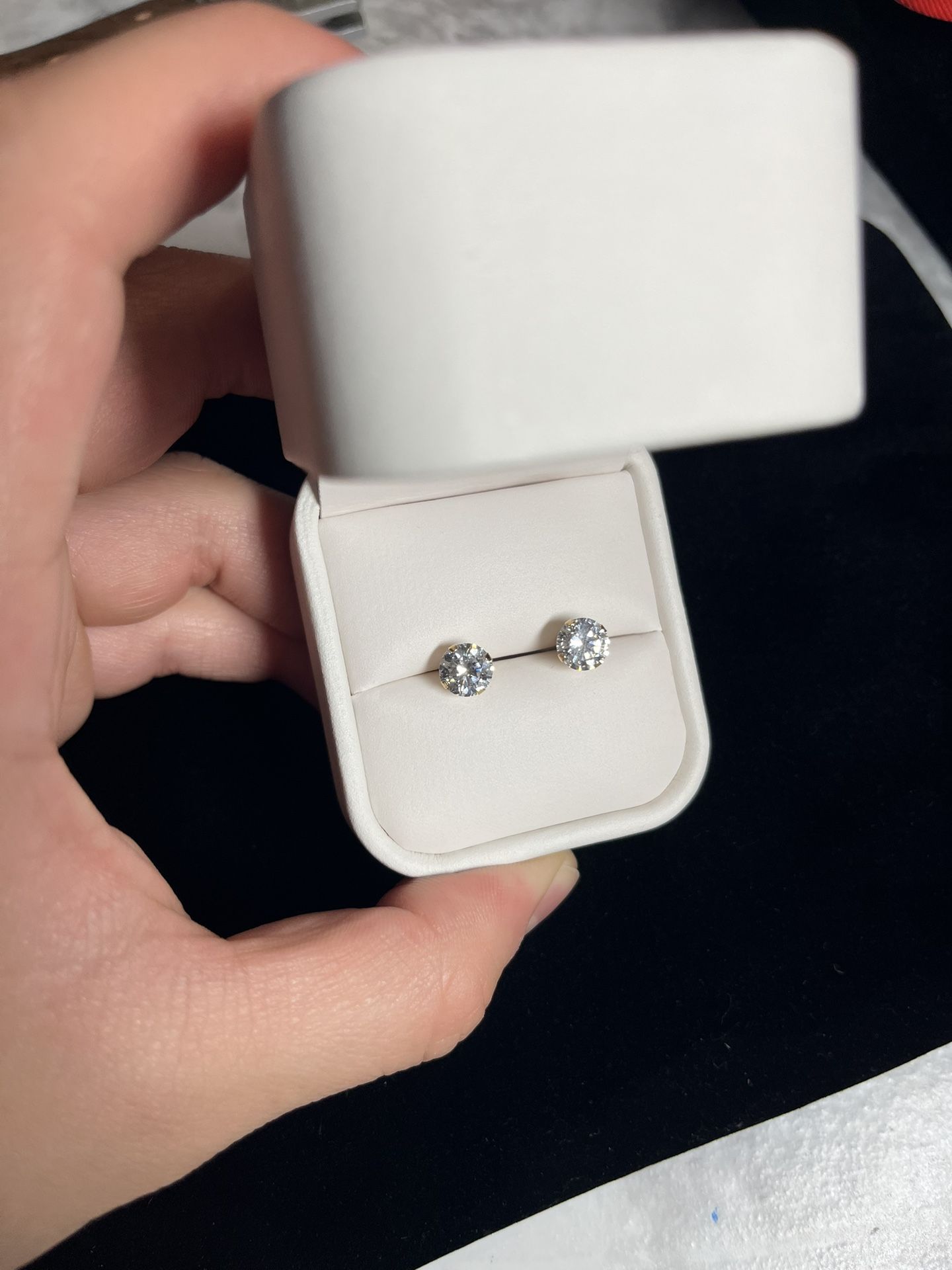 REAL 10K GOLD DIAMOND STUD EARRINGS 