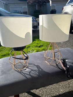 Table lamp