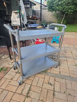 Kitchen restaurant cart with 3 shelves