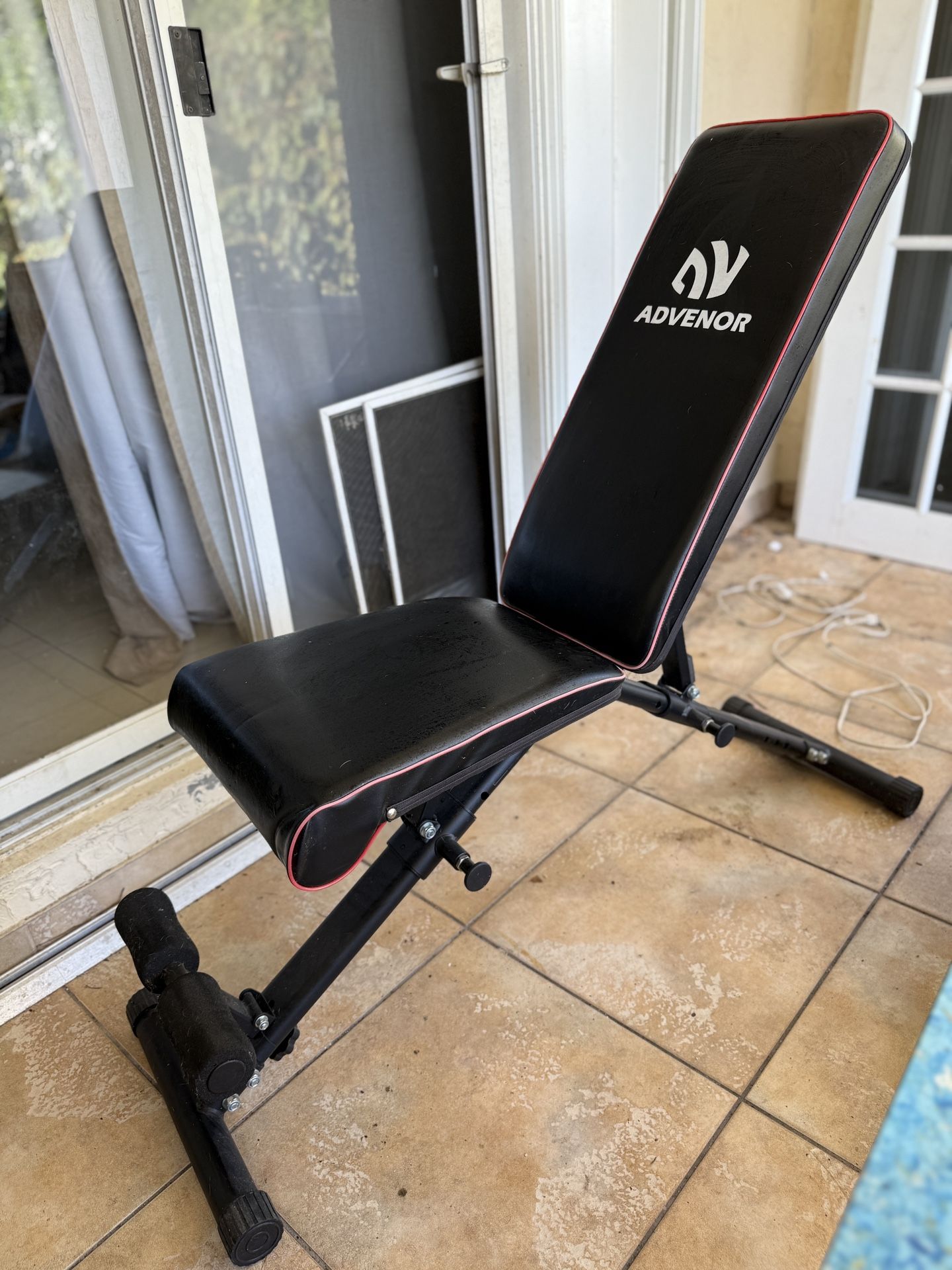 ADVENOR adjustable weight bench
