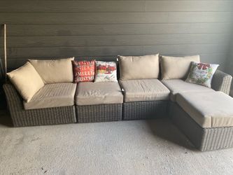 Furniture. patio. Wicker.