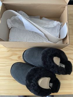 UGG Black Brand New Never Been, Size 9   W CLASSIC SLIPPER 