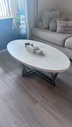 Coffe table off white