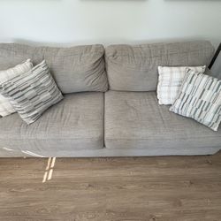 2024 Gently Used Rooms To Go Couch With Pillows