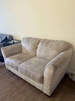 White / cream couch
