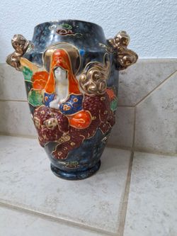 Vintage  Hand-painted Japanese vase
