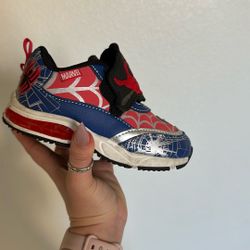 Free Size 9 Kids Spiderman Shoes 