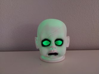 4" Haunted baby doll possessed face head Halloween prop decor Lights Up Creepy