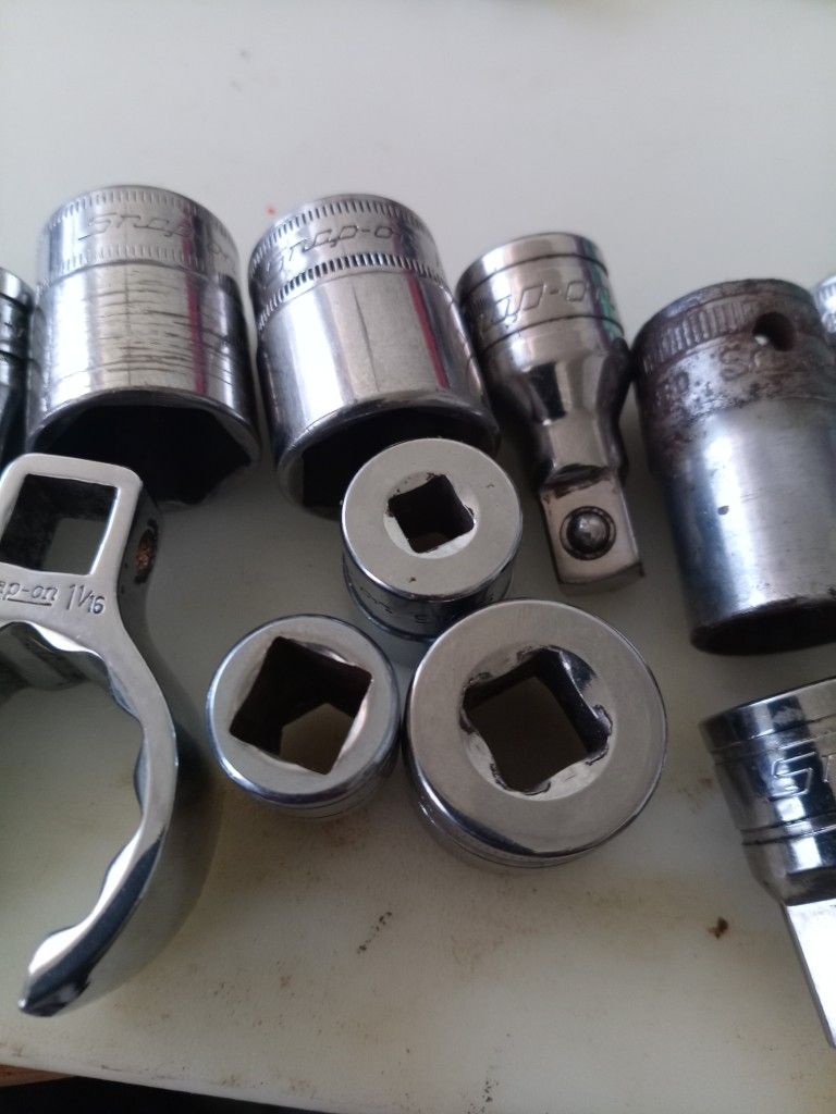 Snap On Sockets 17 Pieces And Taps 11pieces