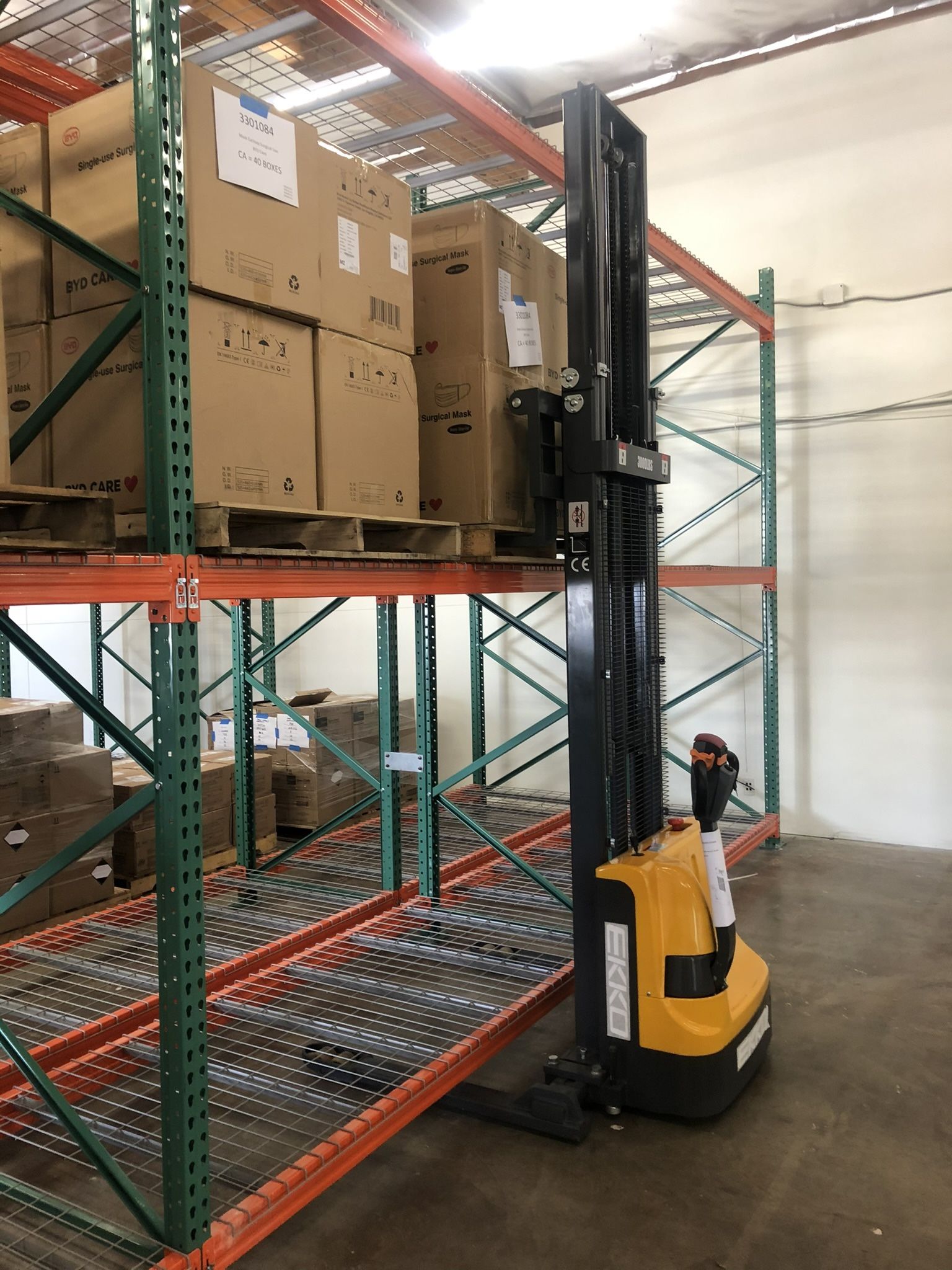 New EKKO Electric Pallet Stacker- EB13E-138 Straddle Stacker- Pallet Lift- Used Pallet Racking