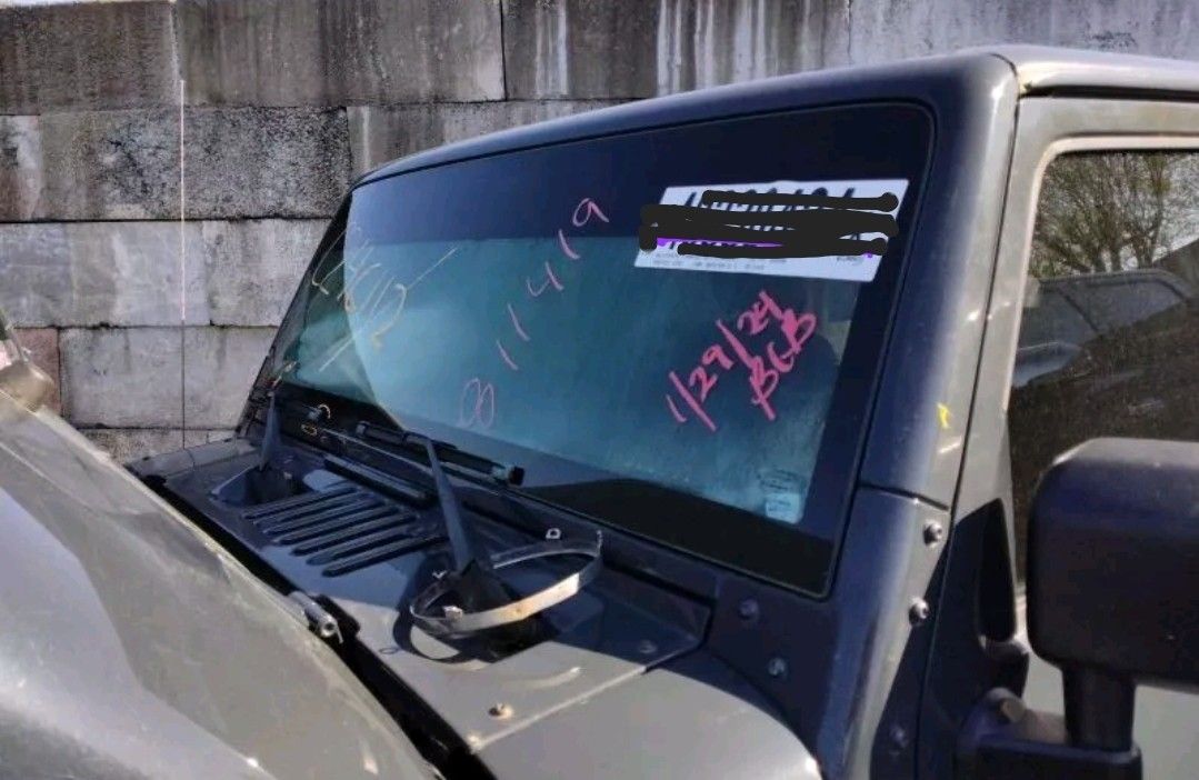 2016 wrangler windshield