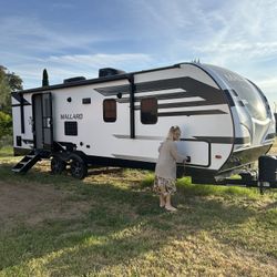 2021 Heartland Mallard 30’ Camper 