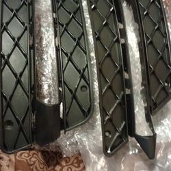 Bumper Grille For 2012/2014 Mercedes Benz C 250 C300  Pack Of 2 Left And Right 