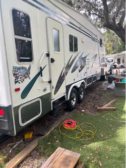 Fifth Wheel Camper