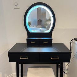 Vanity / Stool