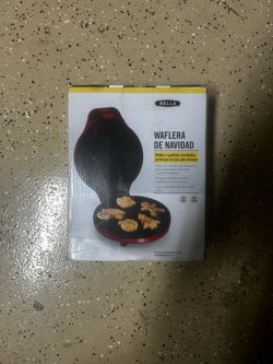 BELLA Christmas Waffle Maker