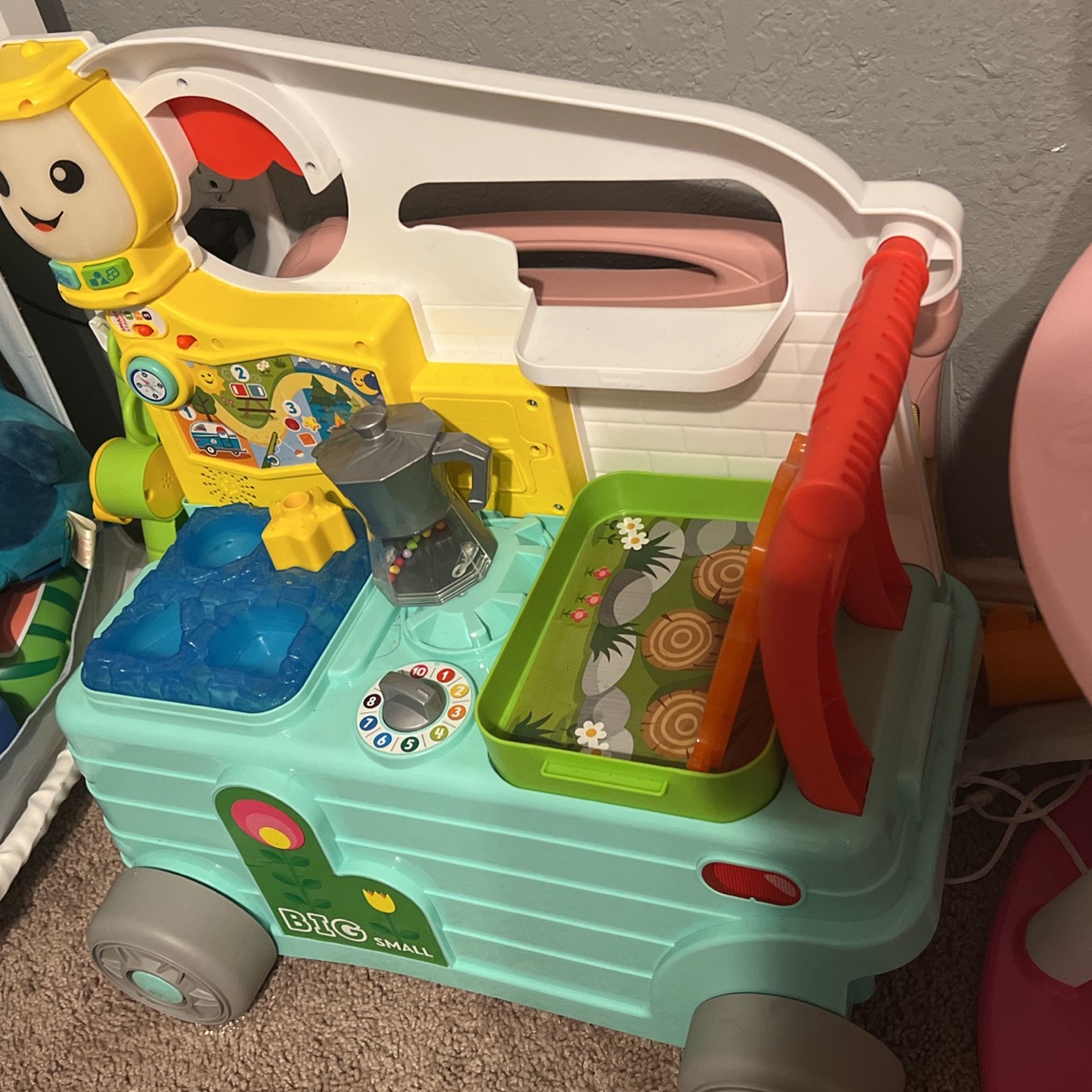 Fisher-Price Laugh & Learn 3-in-1 On-the-Go Camper 
