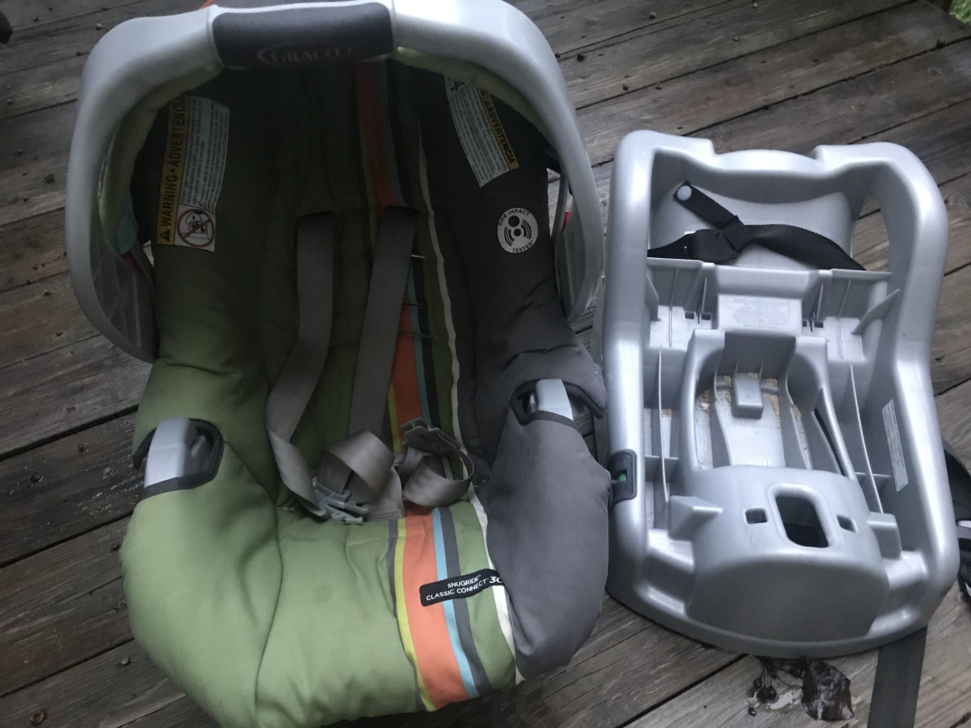 Graco Graco SnugRide 30 Classic Connect Baby Infant Car Seat and base