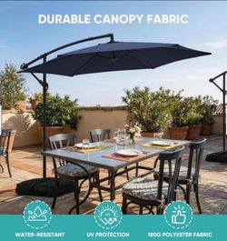 Cantilever outdoor umbrella