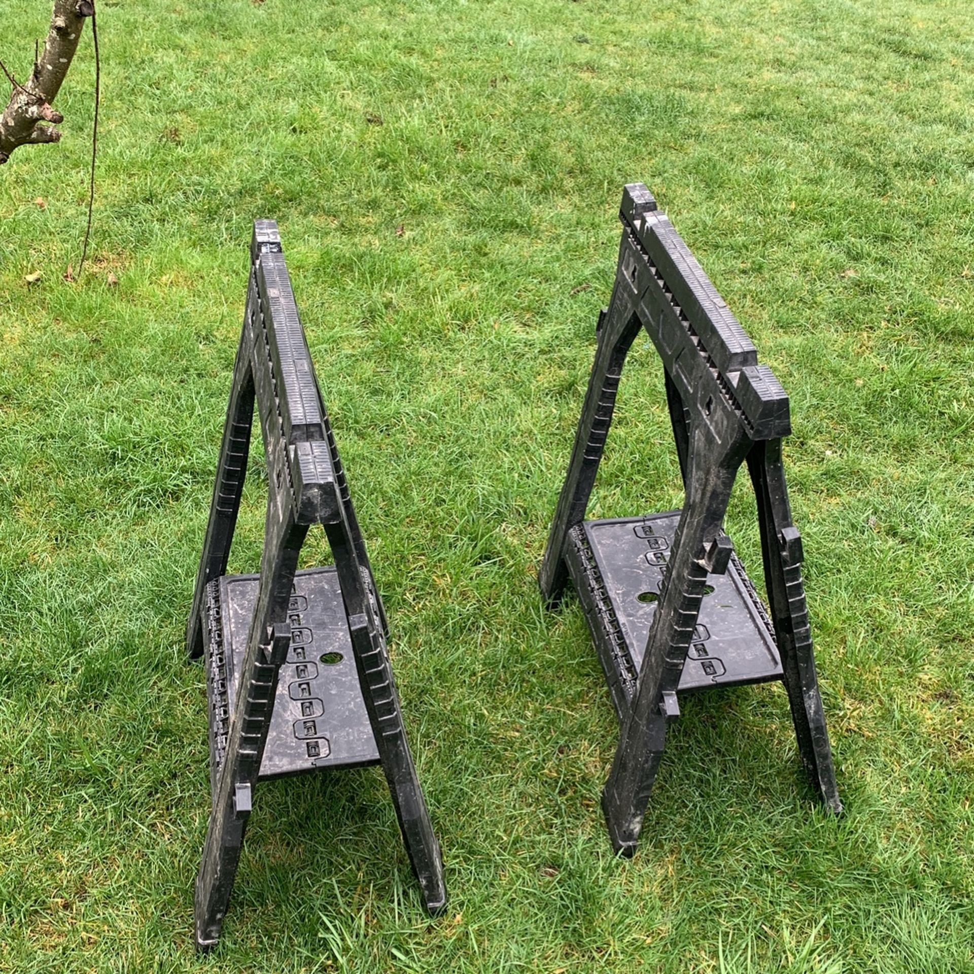 Blue Hawk Adjustable Folding Saw Horse