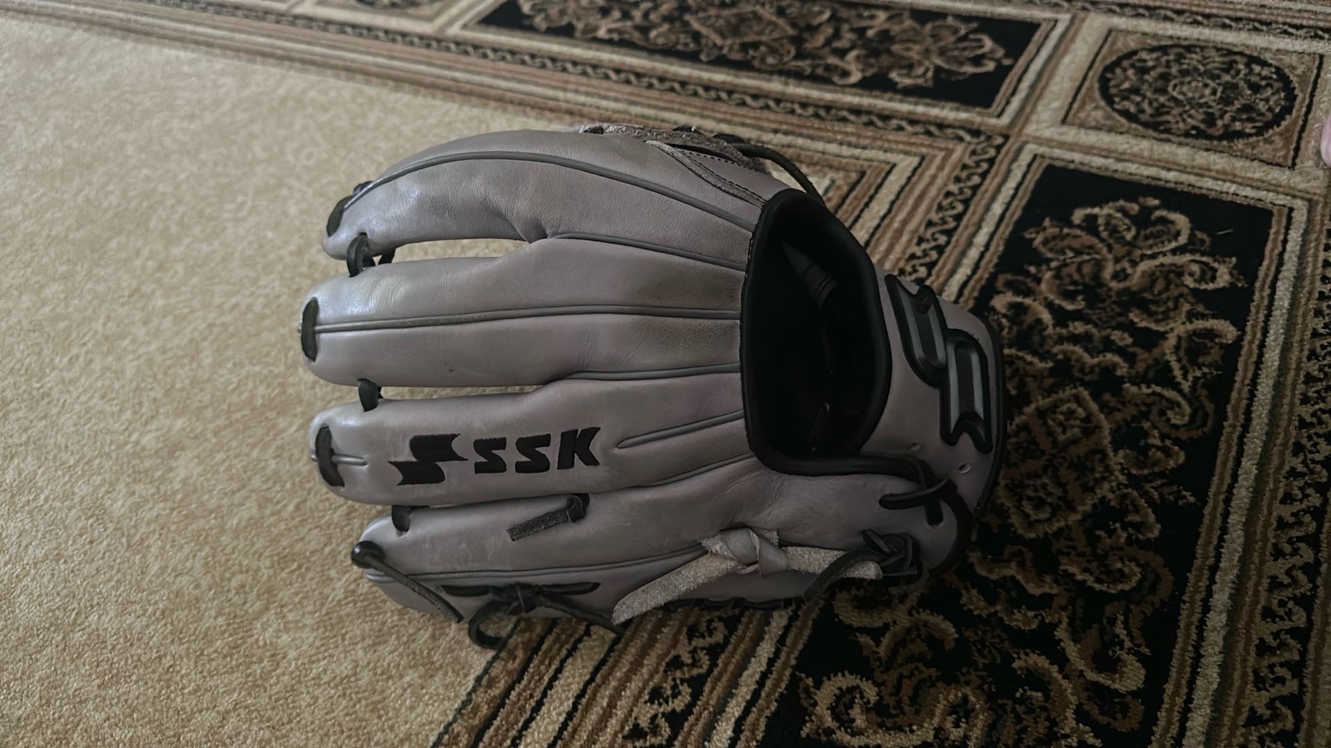 SSK Z9 Maestro Glove 11.75