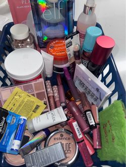 Bundle Makeup/ Accessories/ Skincare